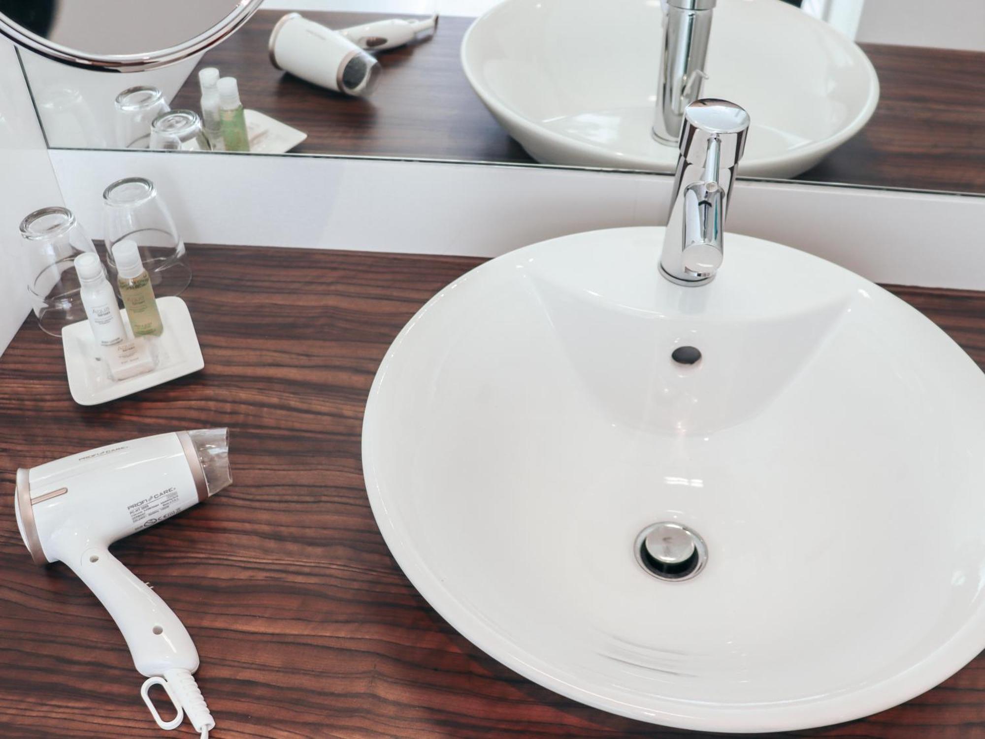Simm'S Hotel - Cityhotel Next To Metro U3 Wien Ngoại thất bức ảnh